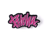 kovový odznak Pitcha LOGO pink